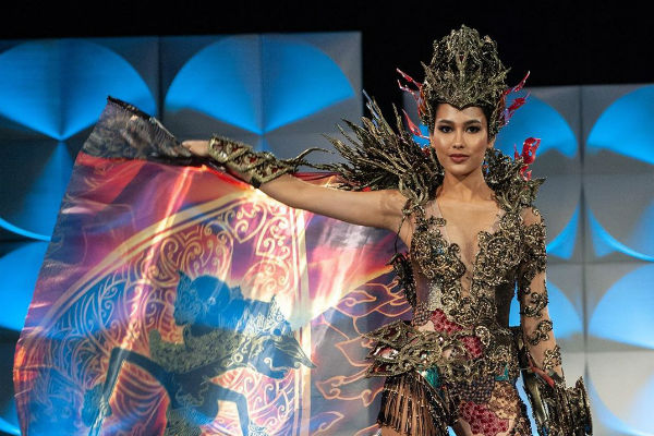 Cetak Sejarah Masuk Top 10 Miss Universe 2019, Ini Profilnya Frederika Cull