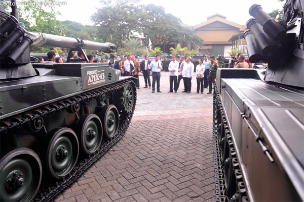 Bertemu Menhan Laos, Prabowo Tawarkan Senjata Buatan PT Pindad