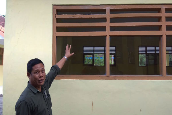 Proyek Gedung Sekolah Rp3,6 Miliar di Bantul Bau Anyir, Atap SD Belang-Belang