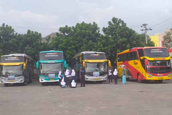 Parkir di Gembira Loka, Wisatawan Gunakan Shuttle Bus Menuju Malioboro