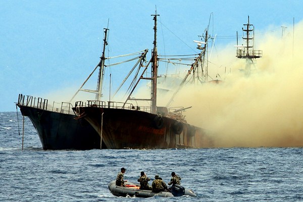 Kapal Pencuri Ikan di Natuna Terekam Video, Pengawasan Laut Indonesia Dinilai Lemah