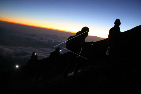 Antisipasi Pendaki di Malam Tahun Baru, Gunung Merapi Dijaga Ketat