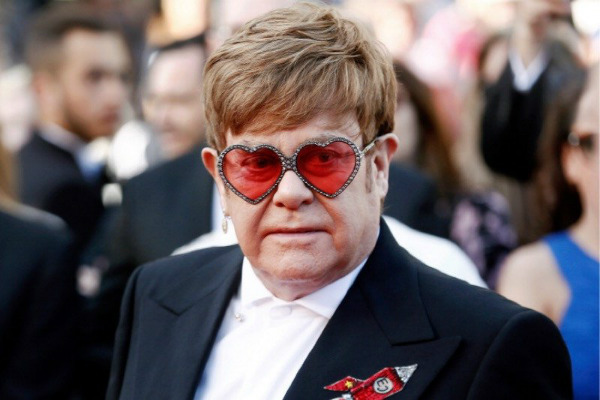 Penyanyi Elton John Sumbang 1 Juta Dolar Amerika untuk Kebakaran Australia