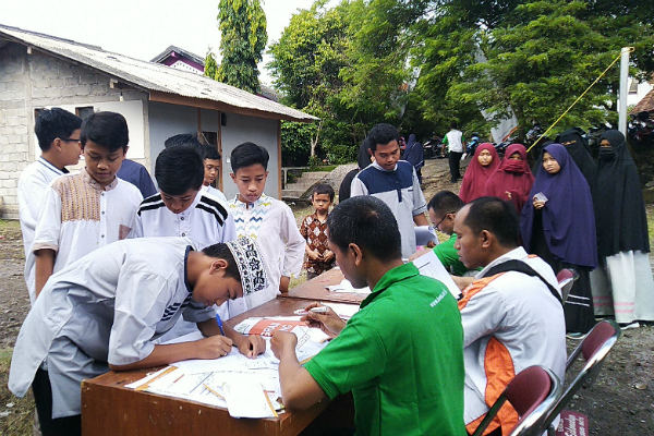 BMH Bagikan 250 Paket Pendidikan kepada siswa Se-DIY