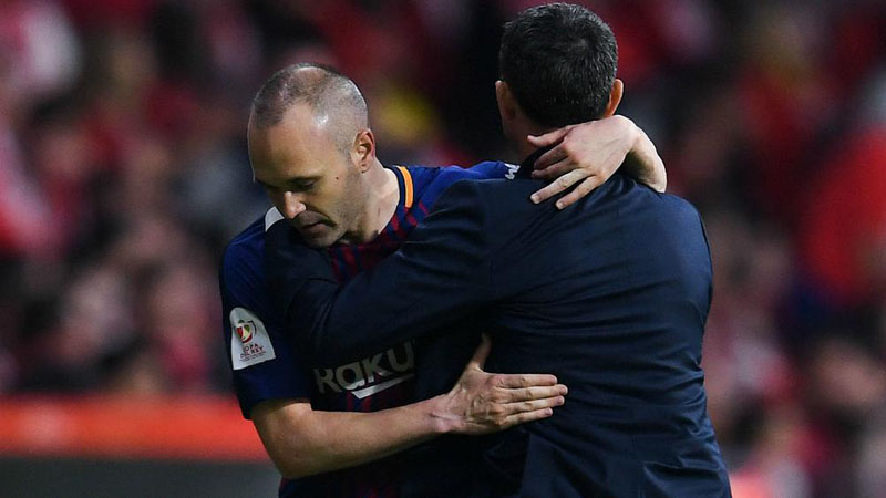 Iniesta Sebut Perlakuan Barcelona Terhadap Valverde Sangat Buruk