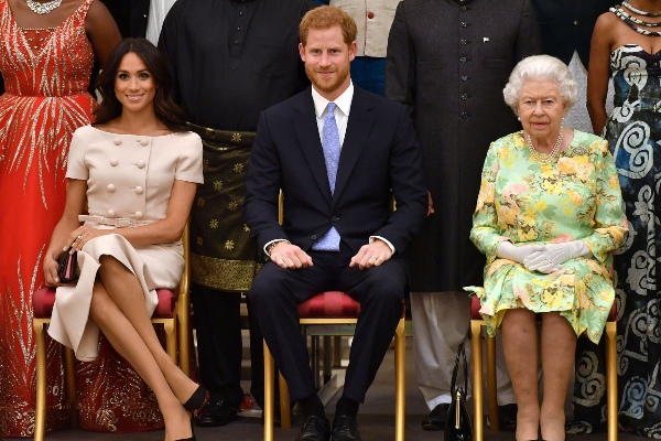 Ratu Elizabeth Sebut Harry-Meghan Tetap Bagian Keluarganya