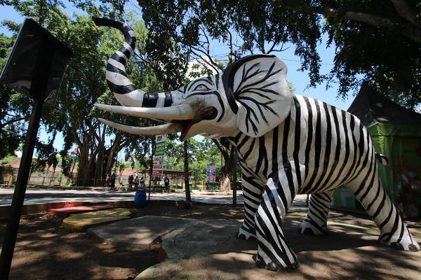 Patung Gajah Bercorak Zebra di Objek Wisata Jurug Diprotes