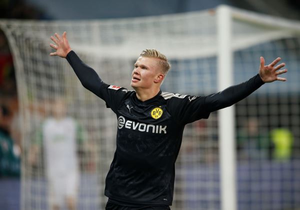 Liga Jerman: Perkenalan Keren Striker Muda Dortmund