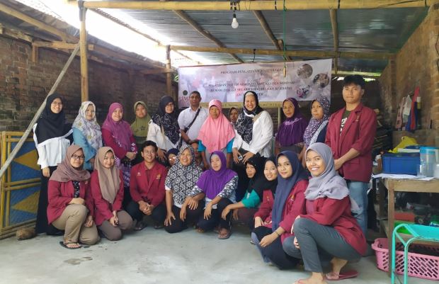 Lewat Bank Sampah, KKN-PPM UMY Mendorong Kesejahteraan & Kebersihan Dusun Sambeng II Srandakan Bantul
