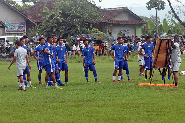 Latihan Perdana PSIM Jogja Tanpa Seto Nurdiyantoro dan Asisten Pelatih 