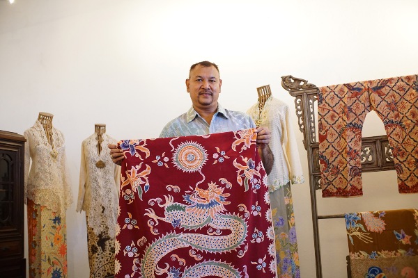 AKULTURASI BUDAYA: Batik Tionghoa Simpan Berbagai Makna