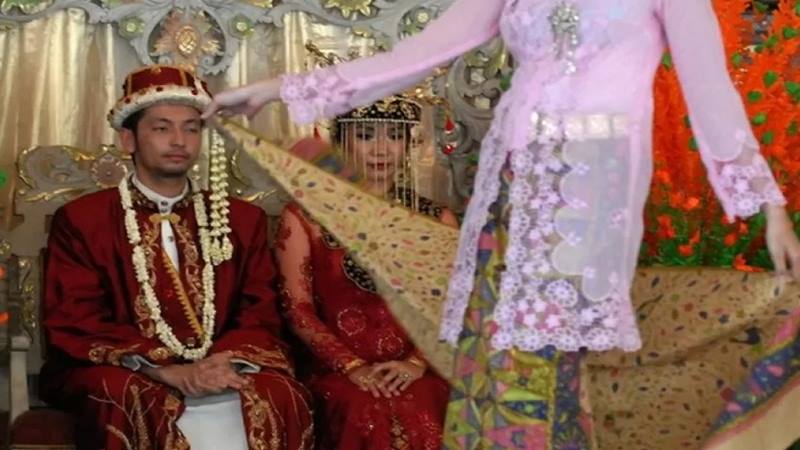Tekad Sudah Bulat, Pengantin Wanita Tinggalkan Resepsi Pernikahan Demi Ikut SKD CPNS 2019