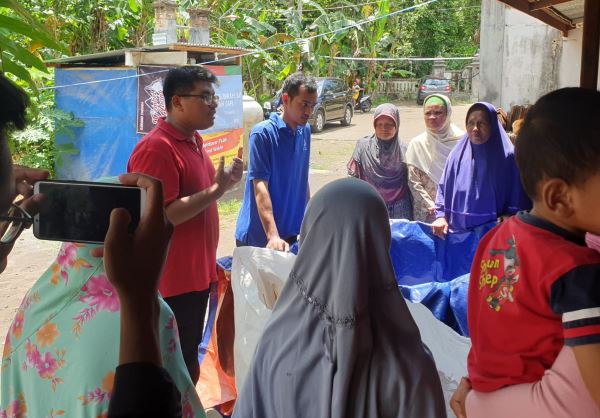 Kelompok KKN 016 UMY Berdayakan Masyarakat Dusun Jragan I Melalui Fermentasi Jerami dan Pupuk Kompos