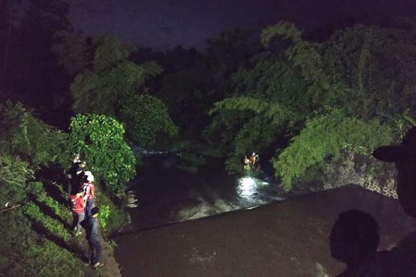 Pencarian di Air Tidak Memungkinkan, Petugas Hentikan Sementara Pencarian Korban Susur Sungai Sempor