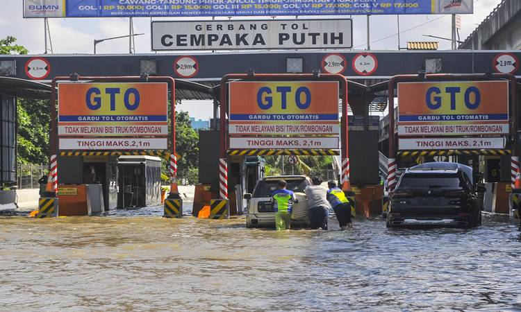 Banjir Jakarta, Ratusan Sekolah Diliburkan