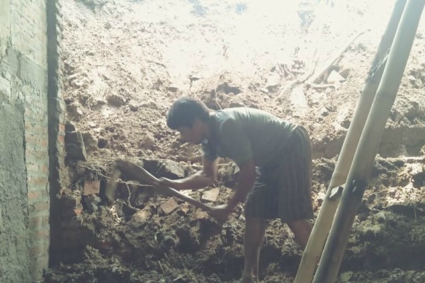 Banjir Setinggi Pinggang Orang Dewasa dan Rumah Longsor Terjadi di Jogja