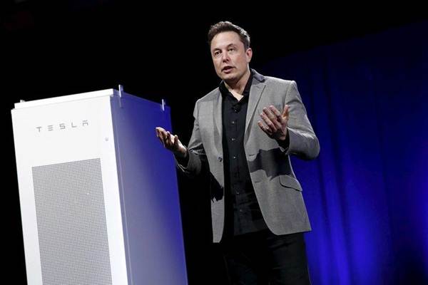 Elon Musk Sabut Kecelakaan Lalu Lintas Lebih Berbahaya Ketimbang Virus Corona