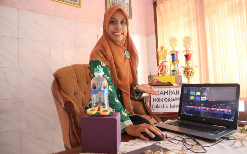 Corona, Guru PAUD Ciptakan APE Parpaduan Digital dan Konvensional untuk Belajar di Rumah