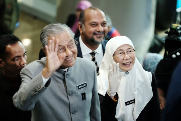 Kontak Dekat dengan Anggota Parlemen yang Positif Corona, Mahathir Mohamad Jalani Karantina Mandiri
