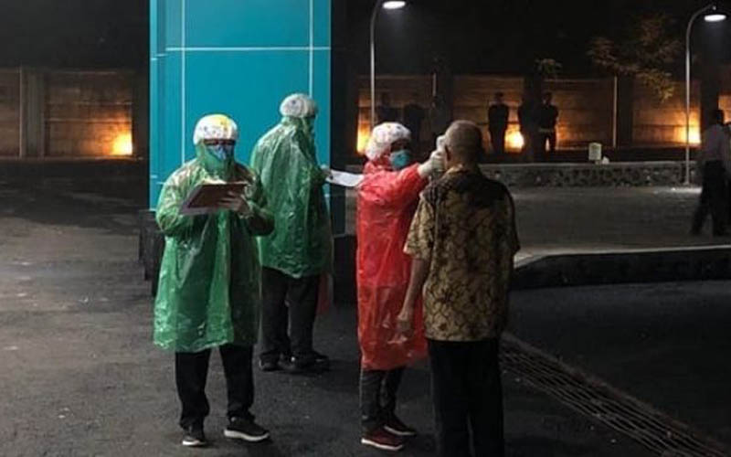 Pulang Hajatan dari Jakarta, Puluhan Warga Saptosari Disemprot Disinfektan
