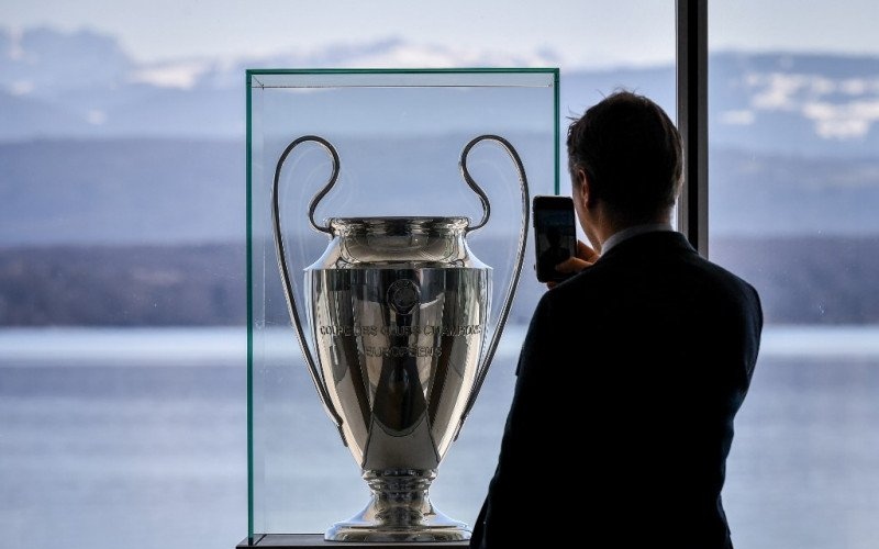UEFA Mundurkan Jadwal Final Liga Champions dan Liga Europa