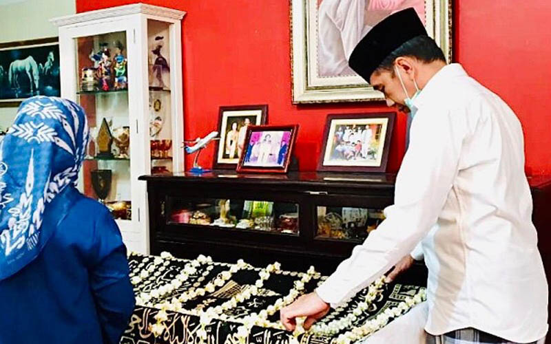 Wasiat Ibu Jokowi: Sisa Hartanya Diwakafkan ke Masjid
