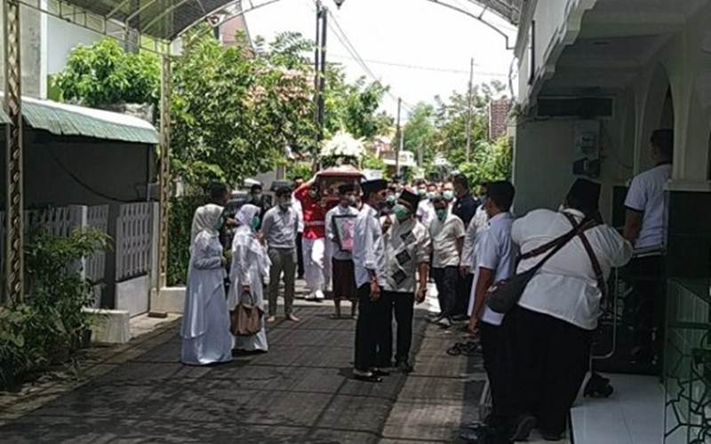 Jenazah Ibunda Presiden Jokowi Dibawa ke Masjid Baiturrahman untuk Disalatkan