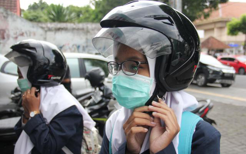 Masker yang Dibuang Sembarangan Dapat Sebarkan Virus, Begini Cara Membuang yang Benar