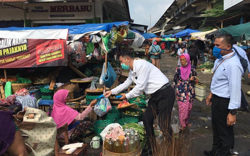 BRI Kanwil Yogyakarta Salurkan 108.000 Masker bagi Pedagang Pasar