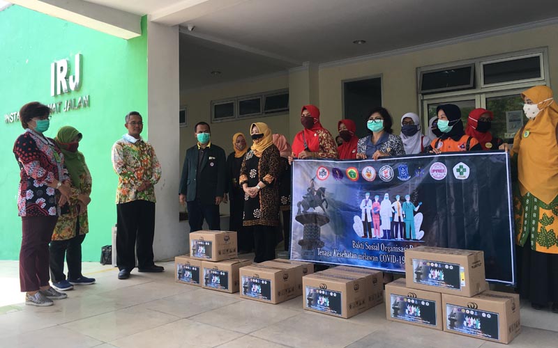 Peduli Faskes di Kulonprogo, 9 Organisasi Kesehatan Ini Bagikan Masker Kain