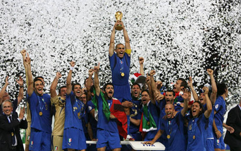 Skuat Italia Juara Piala Dunia 2006 Bantu 4 Mobil Ambulans
