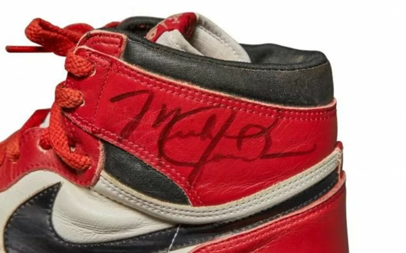 Dilelang, Sepatu Air Jordan 1 Milik Michael Jordan Laku Rp8,2 Miliar 