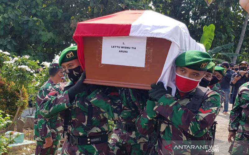 Pimpin Pemakaman Korban Jatuhnya MI-17, Komandan Puspenerbad: Mohon Dimaafkan Kesalahan Almarhum