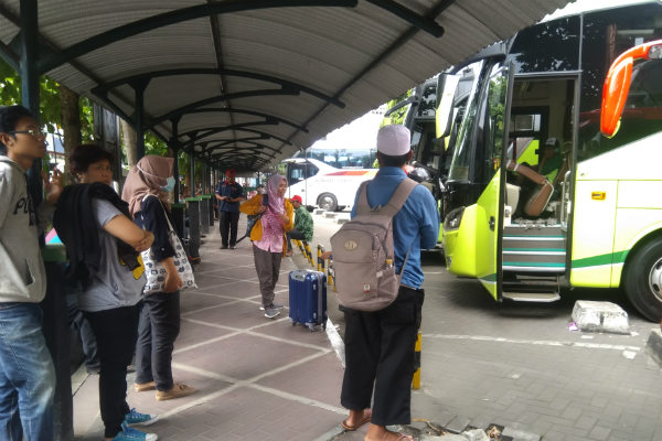 Bus dari Surabaya Padati Terminal Giwangan