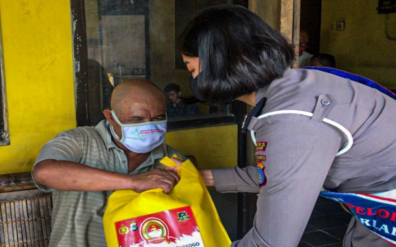 HUT Bhayangkara, Polres Kulonprogo Bantu Panti Asuhan dan Penyandang Disabilitas