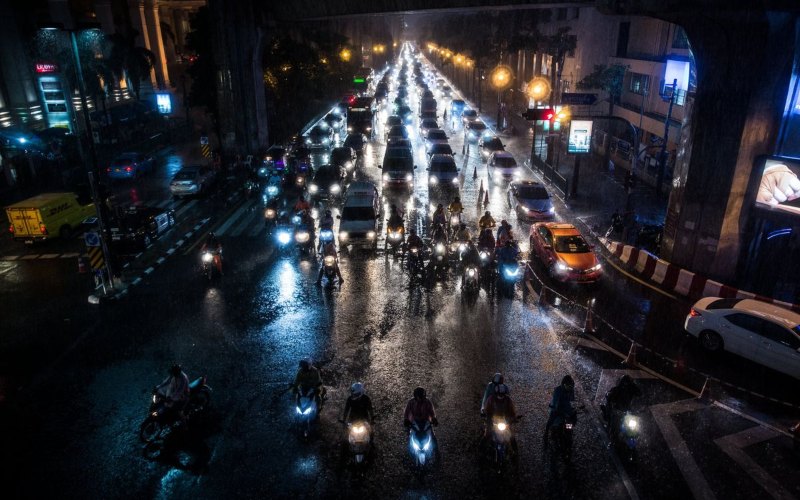 Thailand Perbaiki Jalan Paling Mematikan di Asia dengan Karet