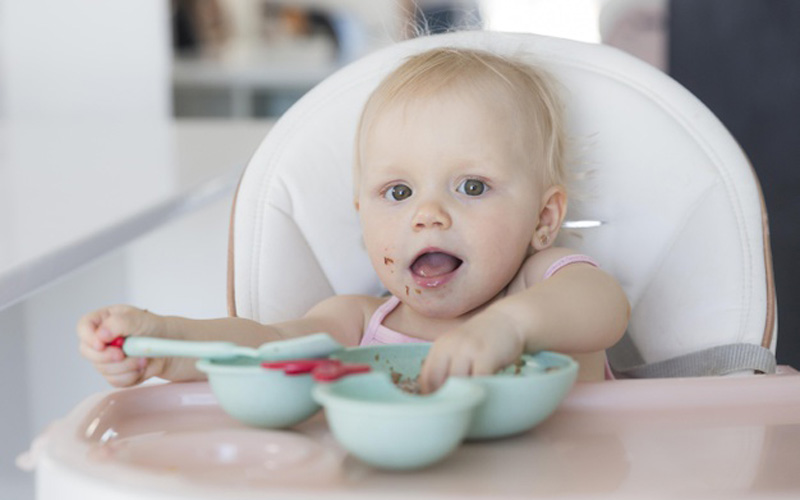 Moms, Sebaiknya Jangan Berikan Gula dan Garam pada Makanan Bayi di Bawah 1 Tahun