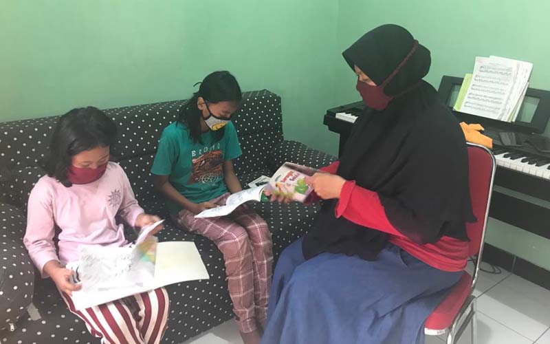 Relawan Mengajar 'Maharani' Purbayan Jogja Dampingi Anak Belajar Online