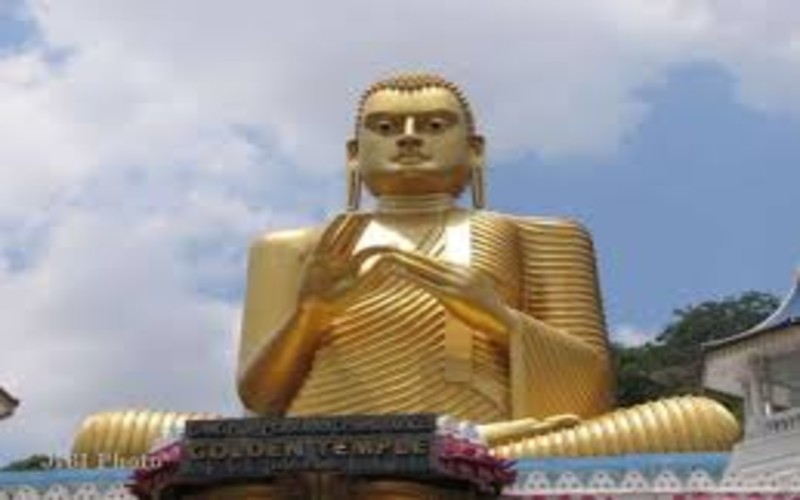 Arca Tembaga Kepala Buddha dan Perhiasan Ditemukan Penambang di Sungai Opak