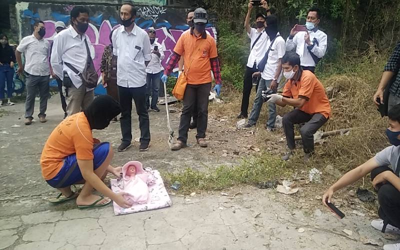 Tinggalkan Bayi di Pinggir Jalan Prambanan, Sepasang Mahasiswa Berdalih Panik
