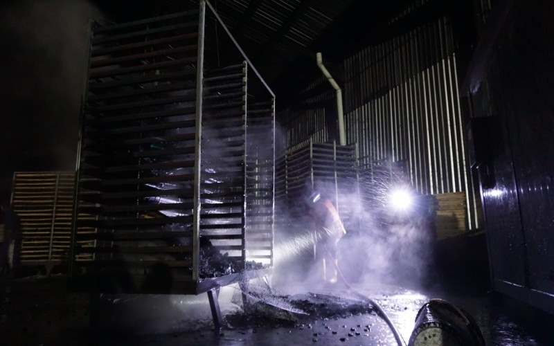 Gagal Uji Coba Ruang Oven, Kebakaran Melanda Pabrik Arang di Kulonprogo
