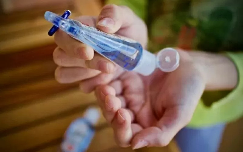 Seorang Pria Alami Alergi Parah Akibat Hand Sanitizer 