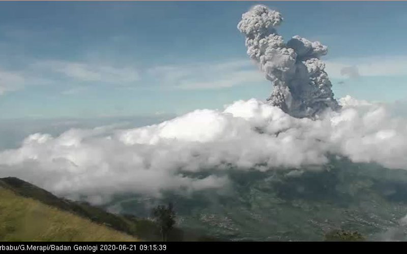 Gempa Vulkanik 2 Hari Beruntun di Merapi, BNPB Ingatkan ...