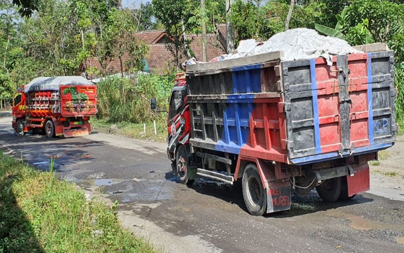 Jalur Evakuasi di Lereng Merapi Berkali-kali Rusak Dilewati Truk Pasir, Ini Langkah Pemkab Sleman