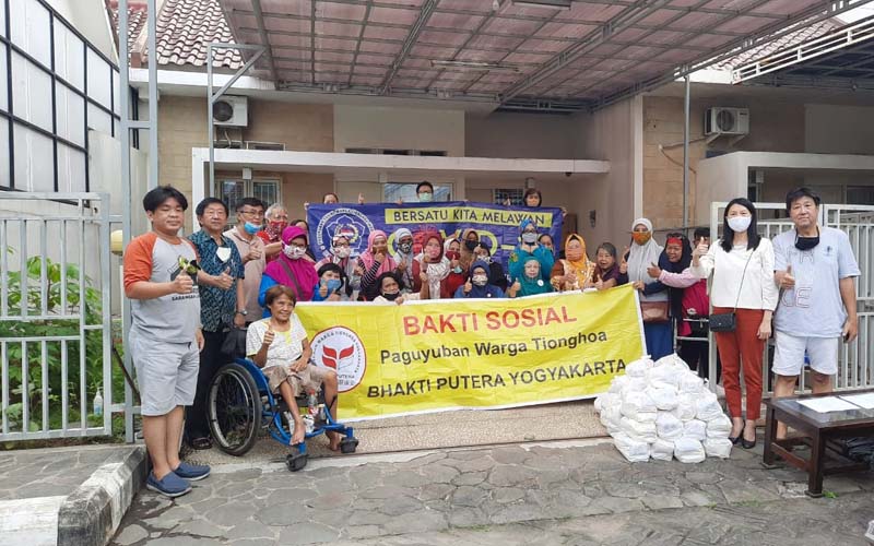 Warga Tionghoa DIY Serahkan Bantuan untuk Wanita Disabilitas Indonesia