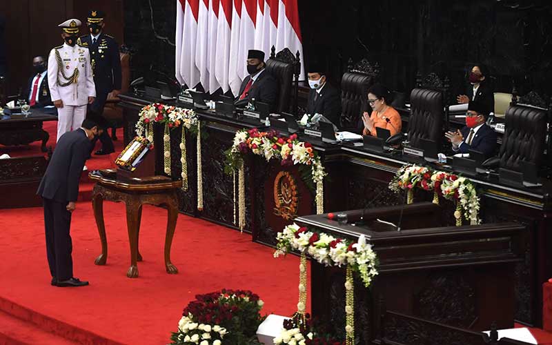 Jokowi Tegaskan Pakai Omnibus Law untuk Dorong Investasi