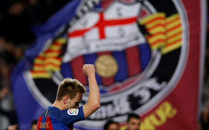 Dibuang Barcelona, Ivan Rakitic Kembali ke Sevilla