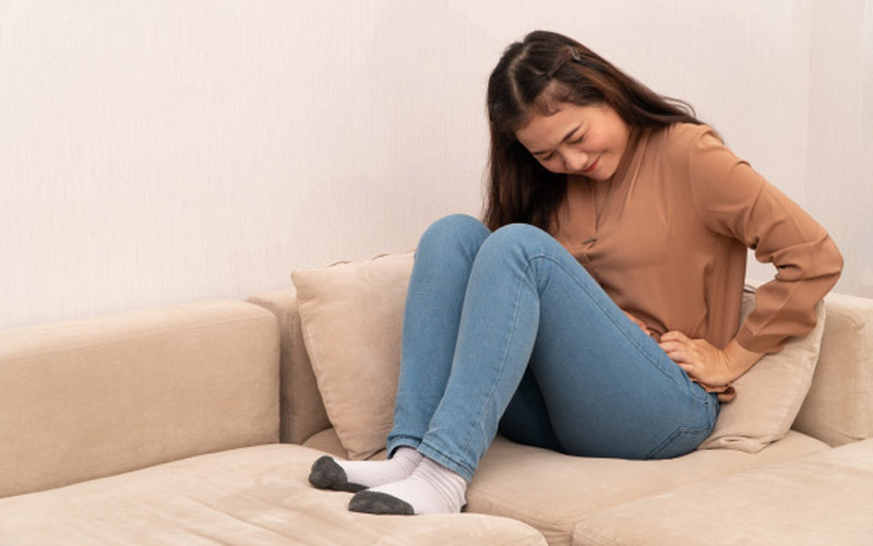 Perempuan Wajib Tahu, Ini 4 Penyebab Sakit Perut Parah Saat Menstruasi