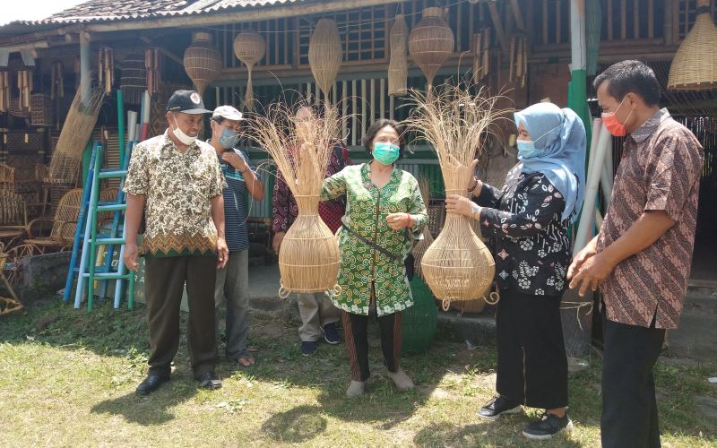 Calon Bupati Sleman Kustini Sri Purnomo Dorong Inovasi Industri Bambu Sleman