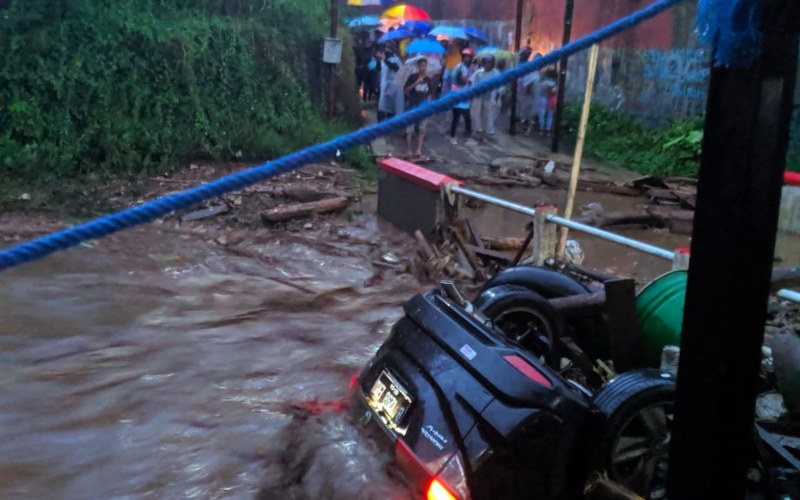 Belasan Rumah Hanyut saat Banjir Bandang Cicurug, Sukabumi